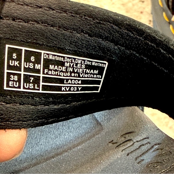 Dr. Martens Doc Marten Black Leather Buckle Sandals “NWT” - Picture 9 of 10